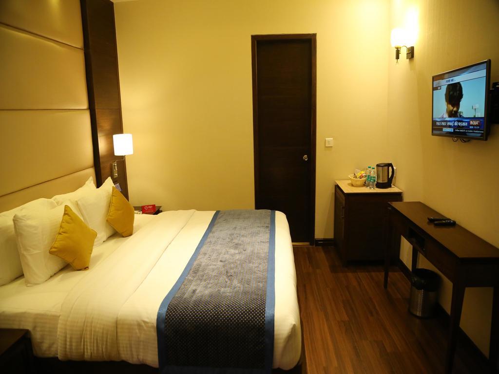 מלון Oyo Premium Panchkula Sector 5 חדר תמונה